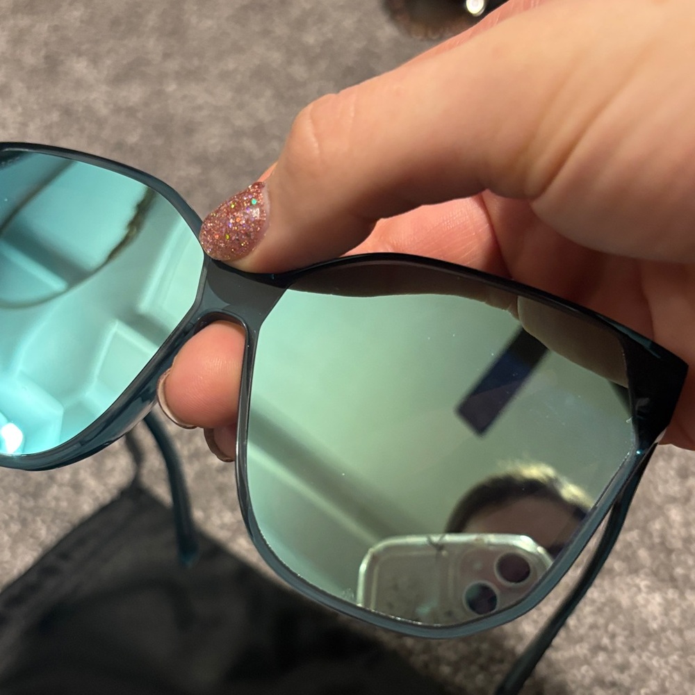 Diff Gia Blue Mirrored Sunglasses - image 7